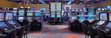 Filipino player joining a live baccarat table on taya777 link from a mobile phone